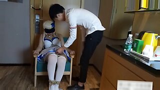 Un couple asiatique explore le BDSM avec du bondage et des contraintes en HD.