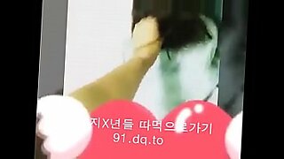 Estrelas coreanas se envolvem em uma sessão de sexo quente, se entregando a um sexo sujo.