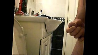 Kinky bathroom play leads to orgasm