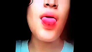 Des vidéos Xnxx mettant en vedette une baise passionnée de la bouche avec Brezzers.