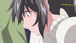 Personagens de anime peludos se envolvem em atividades sexuais explícitas.