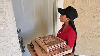 Culladh levert hete pizza en seks
