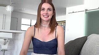 Η Danni Rivers παίρνει συνέντευξη και δέχεται σεξουαλική επίθεση στον καναπέ του κάστινγκ