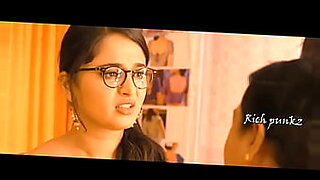 Η Anushka Shetty εμφανίζεται σε ένα καυτό νέο βίντεο.