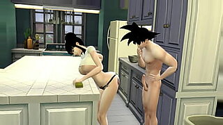 Japanische Mutter wird im Badezimmer vernascht