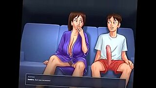 Eine Stiefmutter verführt ihren Sohn in einer animierten und expliziten Begegnung.