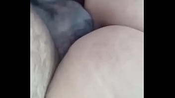Tia Desi com peitos grandes em vídeo pornô