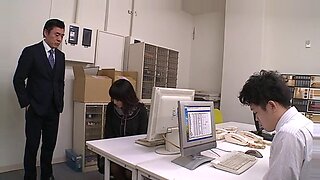 Japanese office babe gets mouth and pussy action