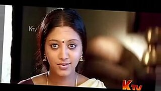 La joven Nadu Swati se entrega a un apasionado acto sexual.