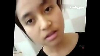 Người đẹp Malaysia làm hài lòng người xem trực tiếp trên webcam